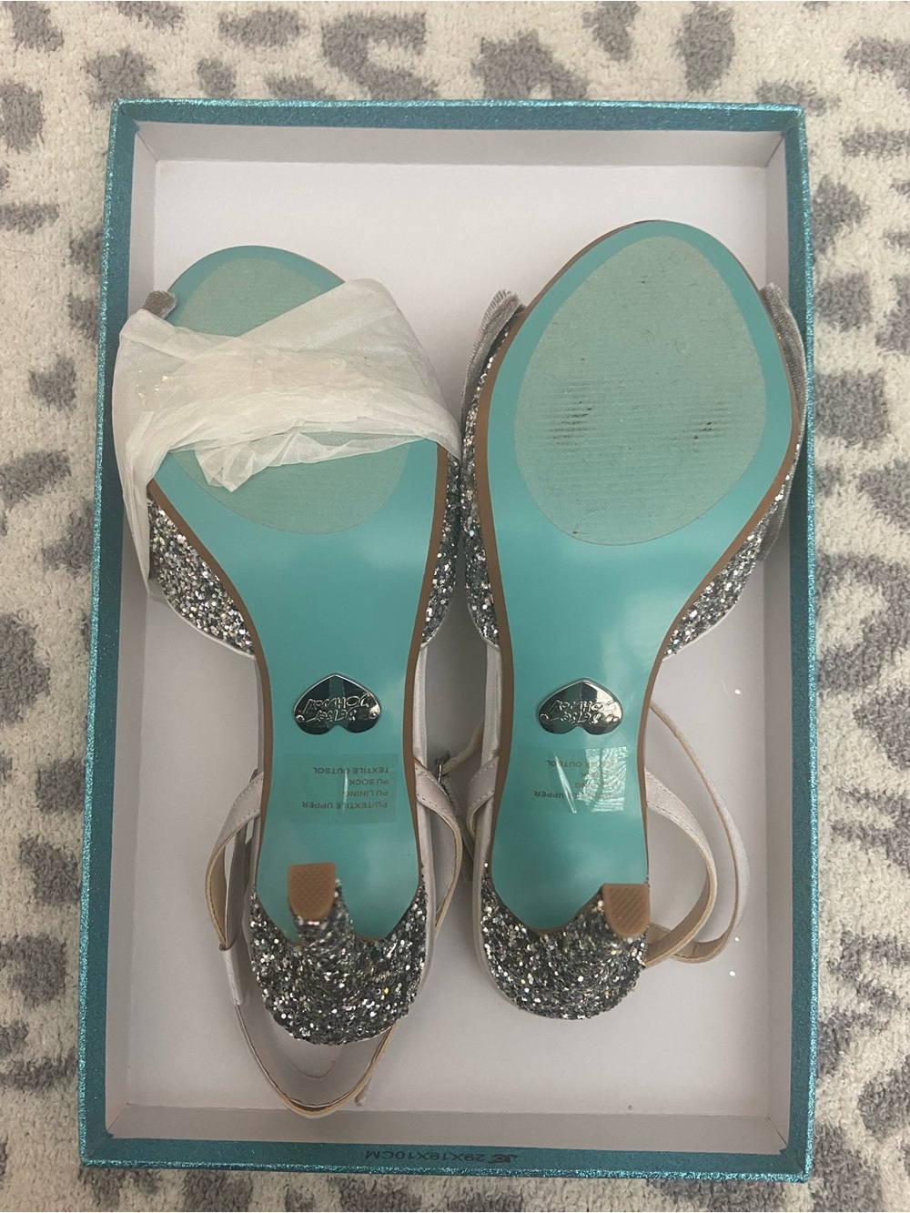 NIB BLUE BY BETSEY JOHNSON JILLY VELVET BOW & GLITTER HEELS SIZE 6.5 - Picture 3 of 7